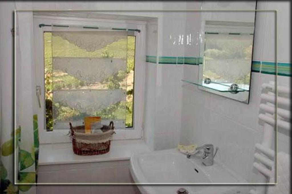 Bed and Breakfast La Croix De Saburin Quincié-en-Beaujolais Habitación foto