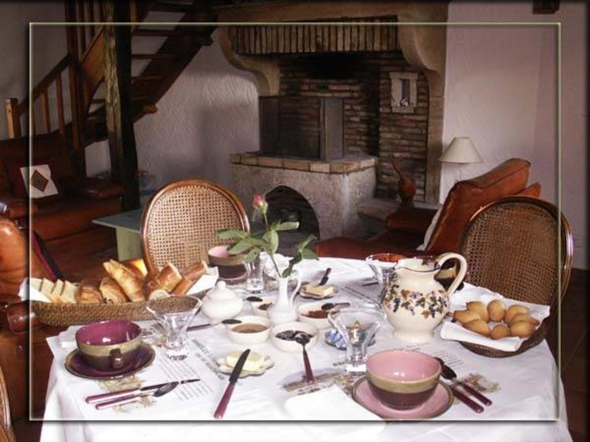 Bed and Breakfast La Croix De Saburin Quincié-en-Beaujolais Exterior foto